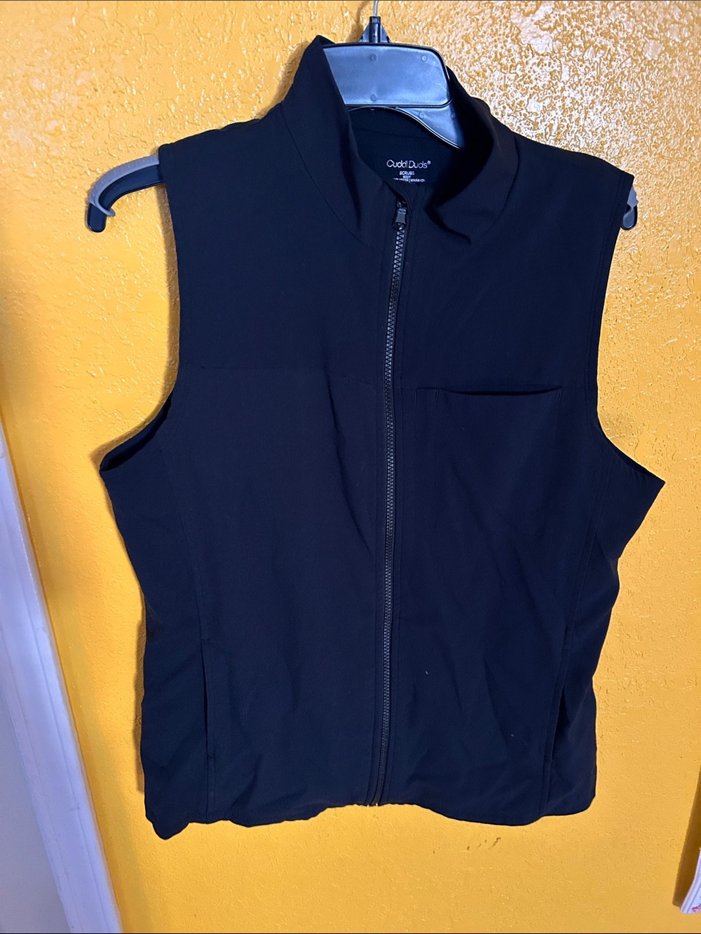 Cuddl Duds Black Sleeveless Zip Vest